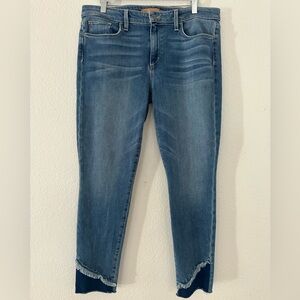 JOES JEANS “The Icon” mid rise skinny stretch frayed ankle jeans, size 33. EUC!
